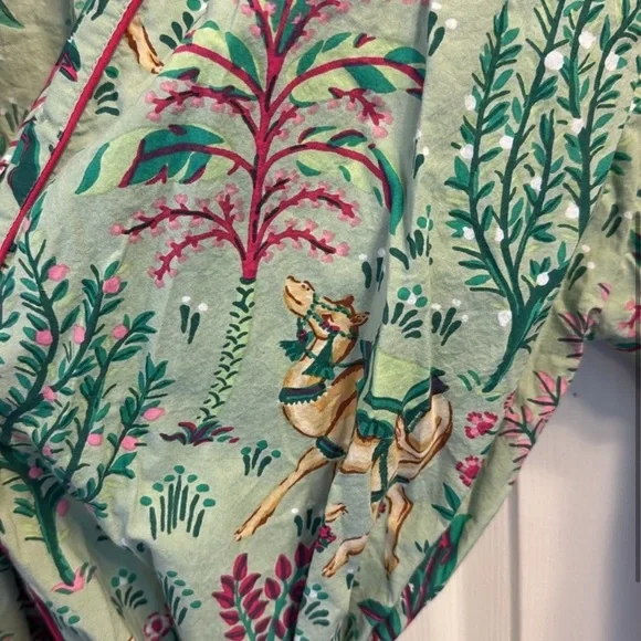 Printfresh Getting Ready Robe in Avocado Camel’s Courtyard - Picture 3 of 4